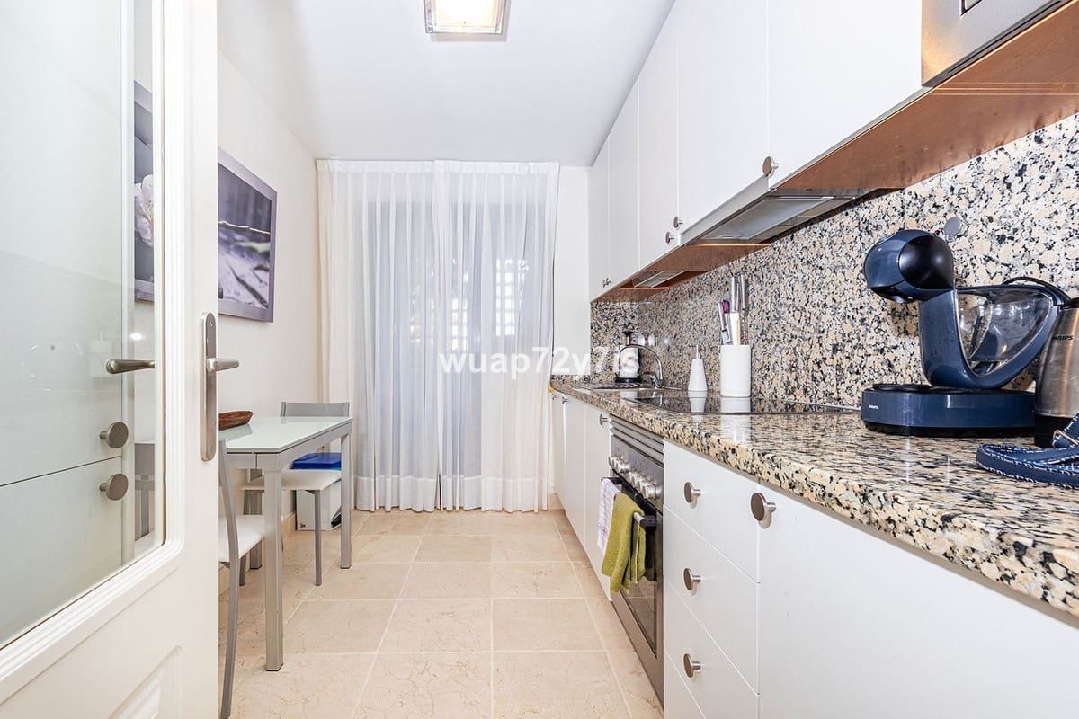 2 bedroom Apartment for sale in Estepona with pool garage - € 485,000 (Ref: 9442811)