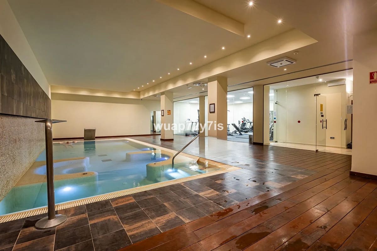 2 bedroom Apartment for sale in Estepona with pool garage - € 485,000 (Ref: 9442811)