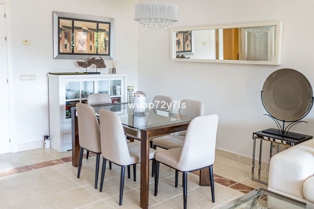 2 bedroom Apartment for sale in Estepona with pool garage - € 485,000 (Ref: 9442811)