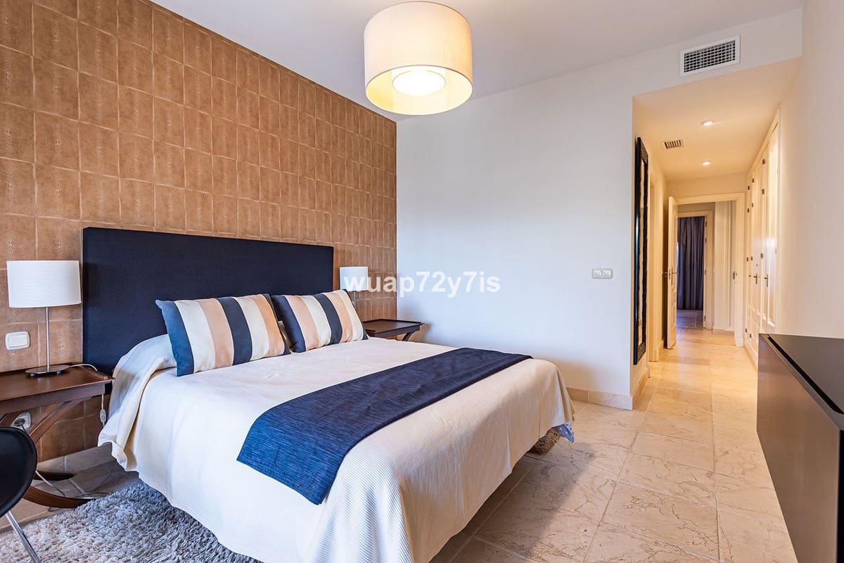 2 bedroom Apartment for sale in Estepona with pool garage - € 485,000 (Ref: 9442811)