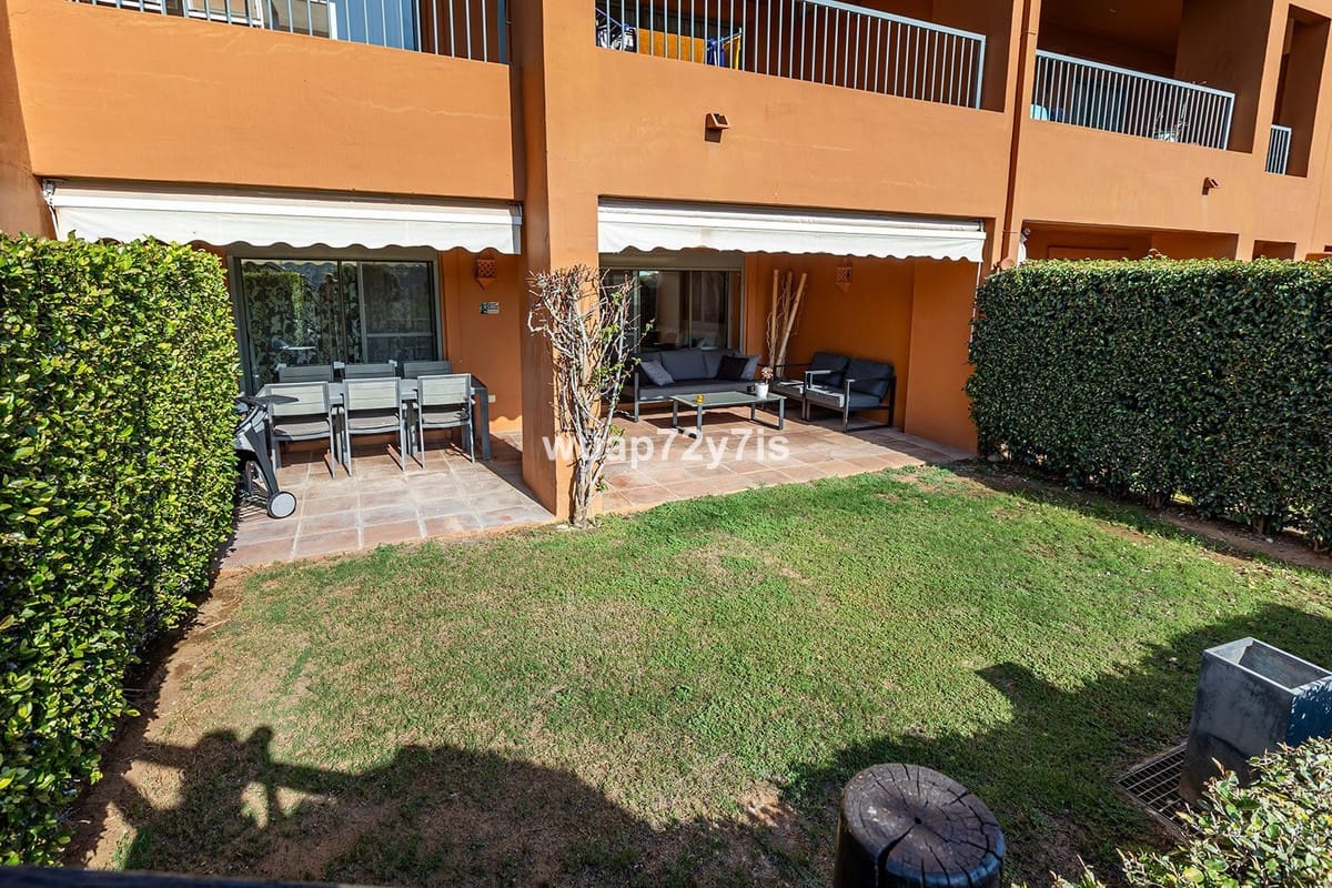 2 bedroom Apartment for sale in Estepona with pool garage - € 485,000 (Ref: 9442811)