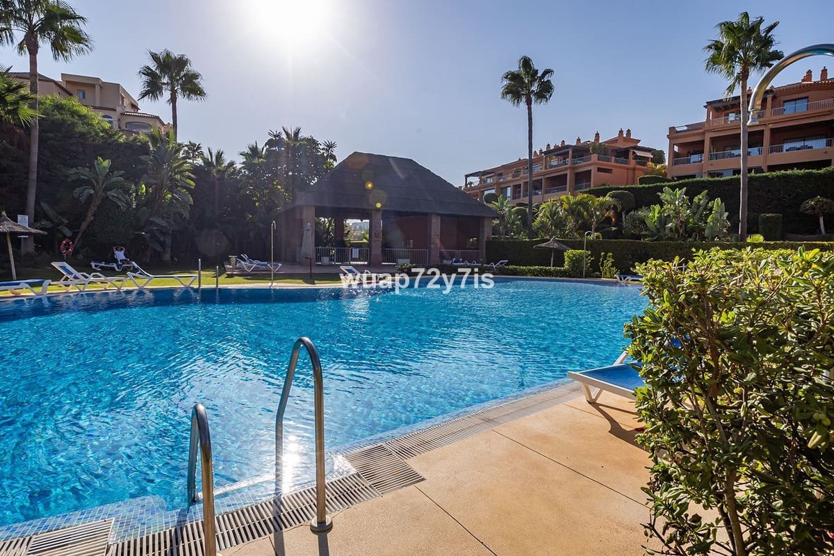 2 bedroom Apartment for sale in Estepona with pool garage - € 485,000 (Ref: 9442811)