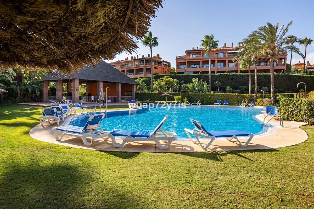 2 bedroom Apartment for sale in Estepona with pool garage - € 485,000 (Ref: 9442811)