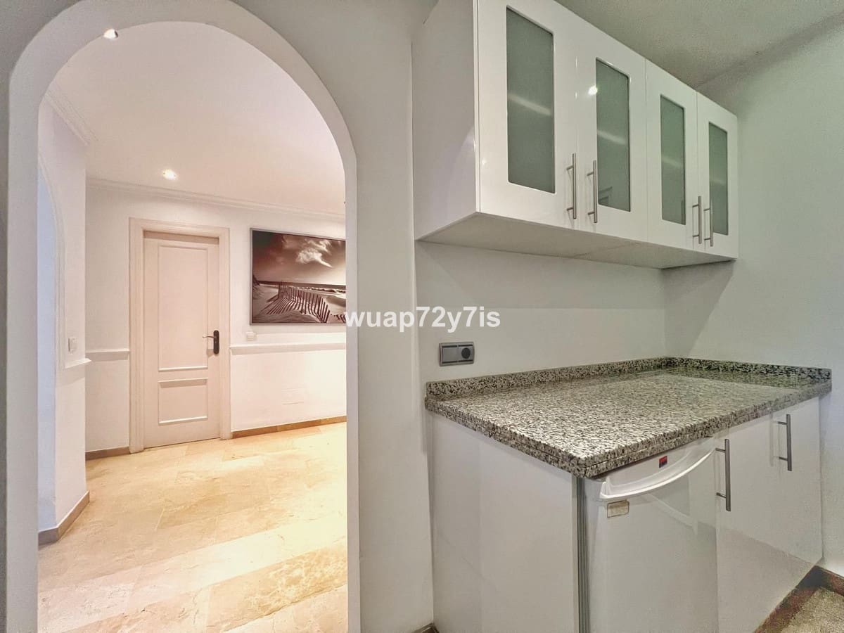 2 slaapkamer Appartement te koop in Estepona met zwembad - € 469.000 (Ref: 9442813)