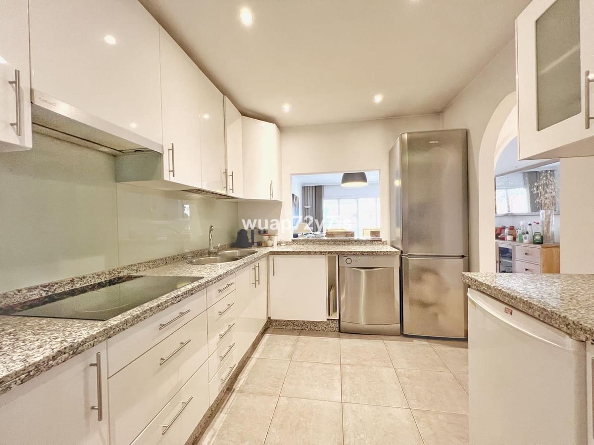 2 slaapkamer Appartement te koop in Estepona met zwembad - € 469.000 (Ref: 9442813)