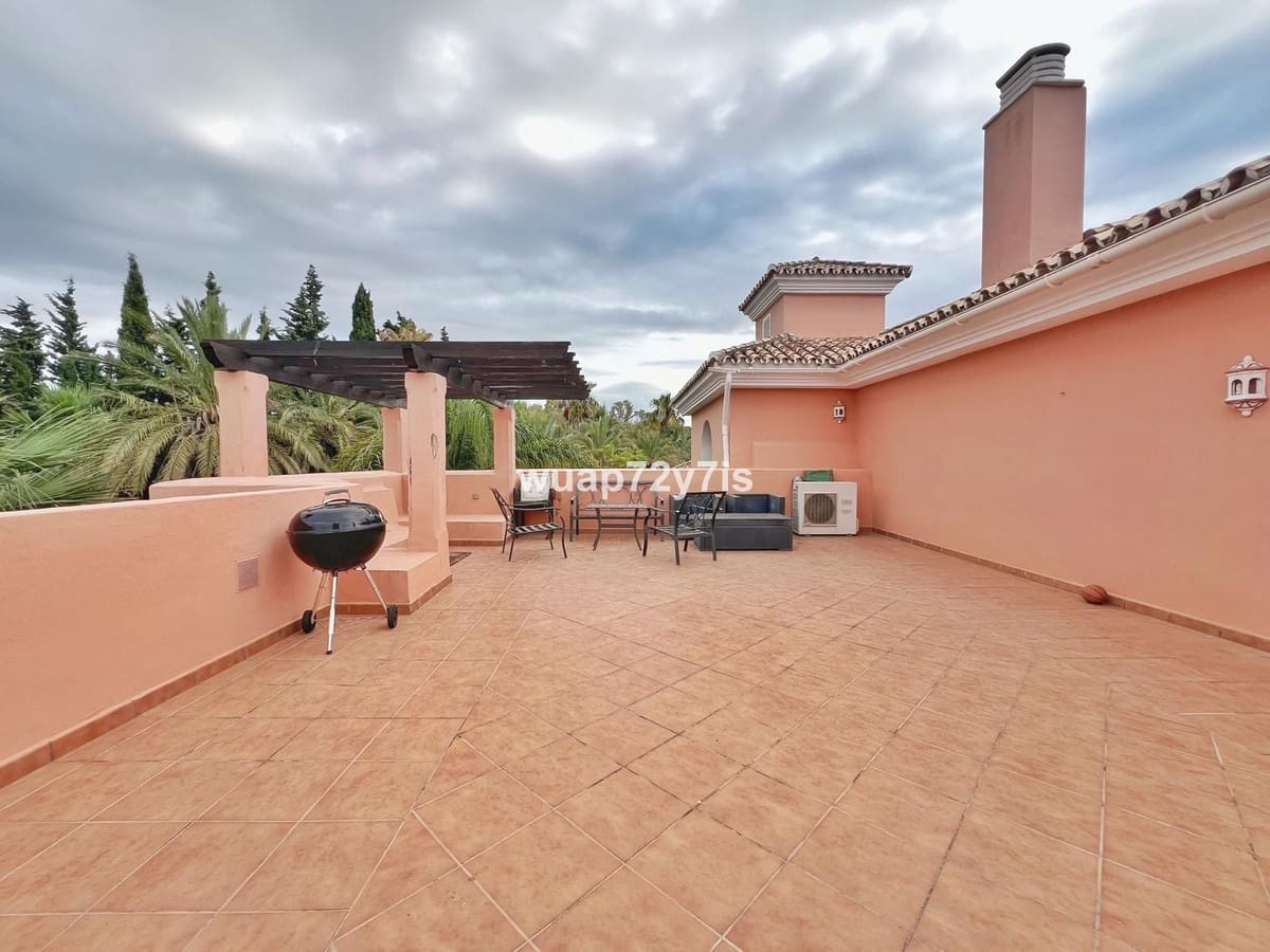 2 slaapkamer Appartement te koop in Estepona met zwembad - € 469.000 (Ref: 9442813)