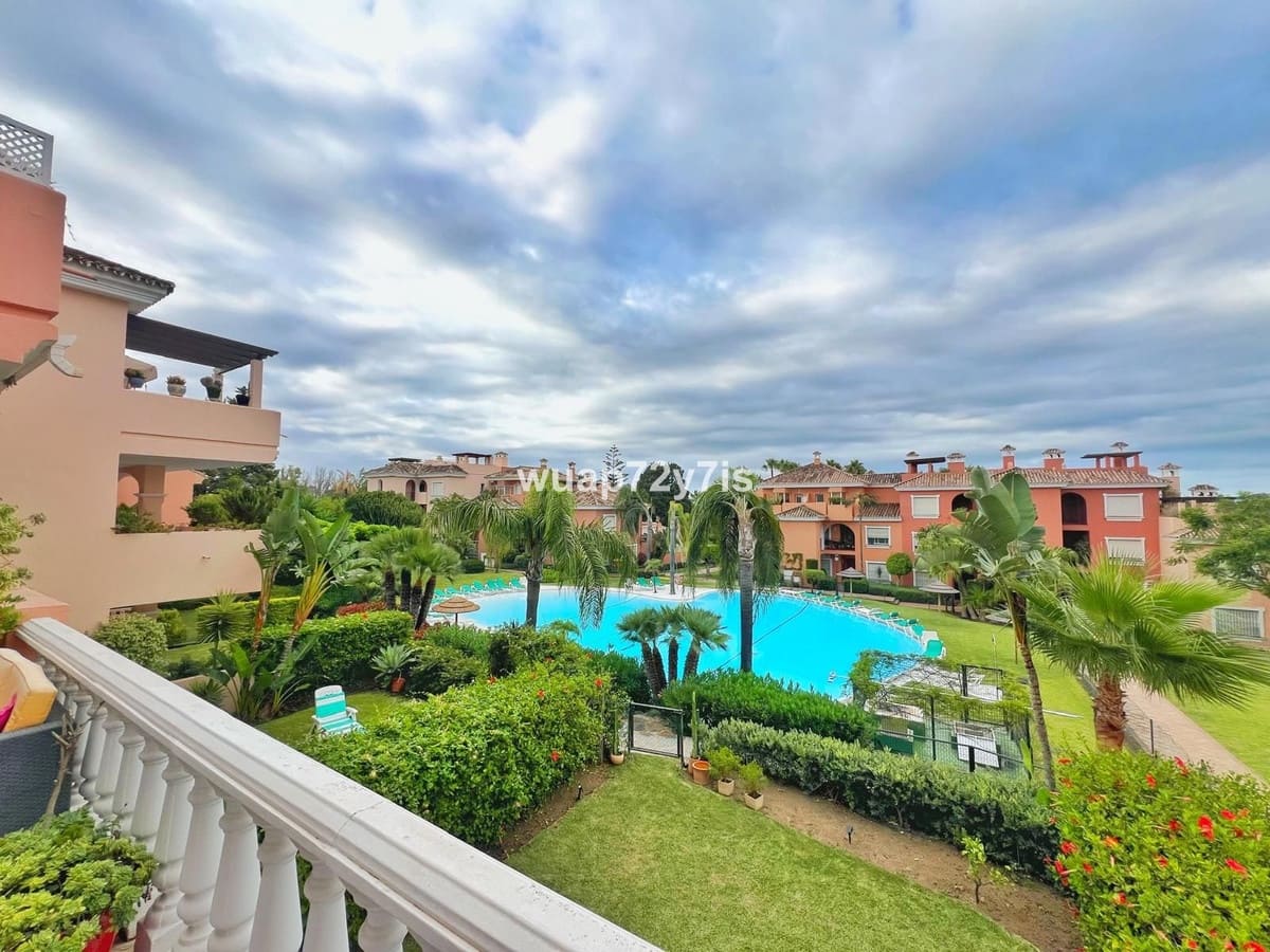 2 slaapkamer Appartement te koop in Estepona met zwembad - € 469.000 (Ref: 9442813)