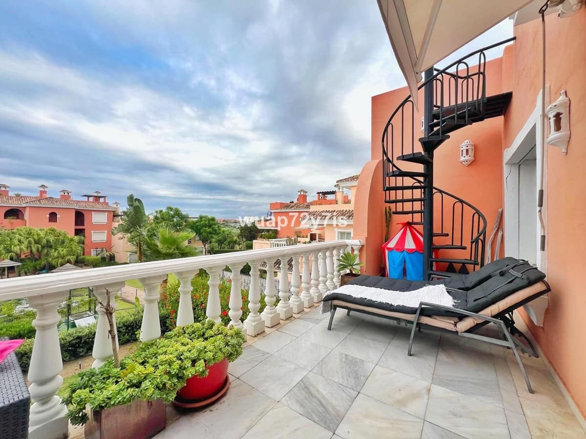 2 slaapkamer Appartement te koop in Estepona met zwembad - € 469.000 (Ref: 9442813)