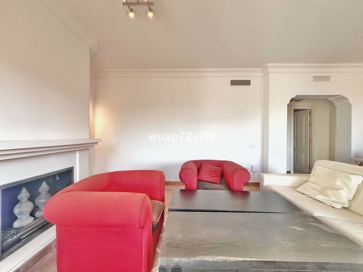 3 soverom Kjedet enebolig til salgs i Benahavis med svømmebasseng garasje - € 645 000 (Ref: 9442830)