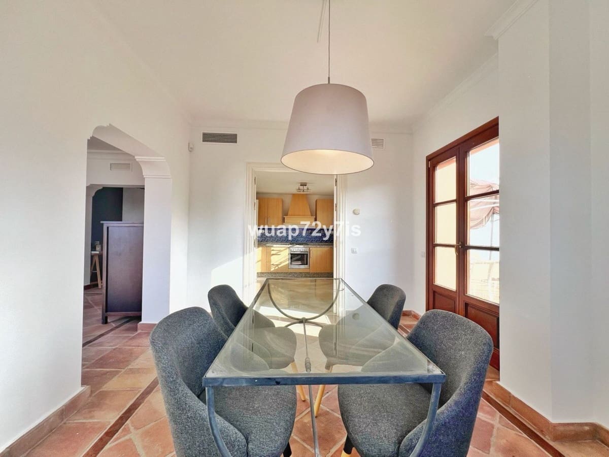 3 soverom Kjedet enebolig til salgs i Benahavis med svømmebasseng garasje - € 645 000 (Ref: 9442830)