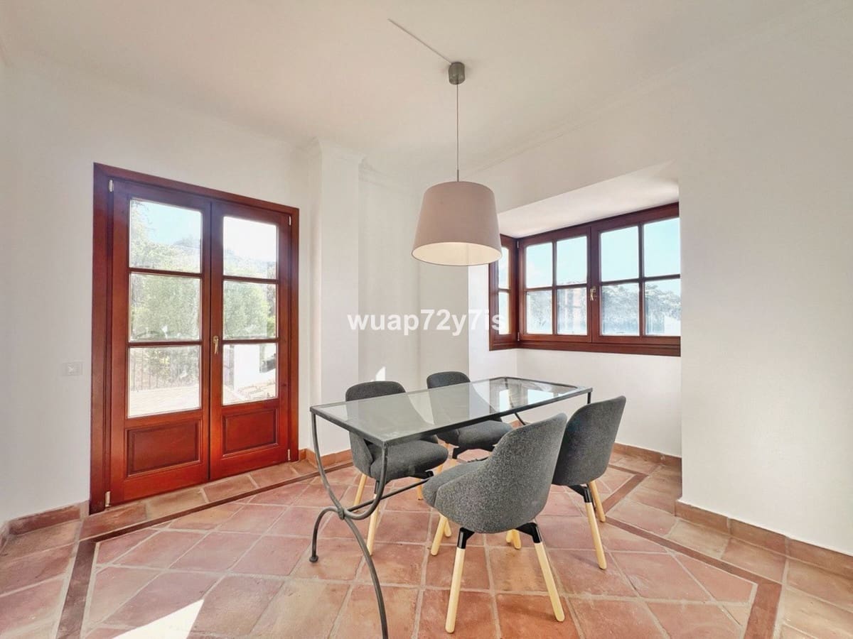 3 soverom Kjedet enebolig til salgs i Benahavis med svømmebasseng garasje - € 645 000 (Ref: 9442830)