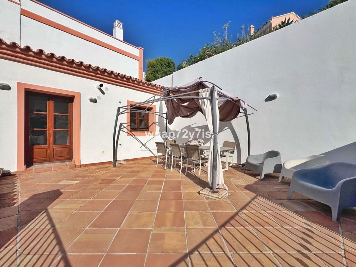 3 soverom Kjedet enebolig til salgs i Benahavis med svømmebasseng garasje - € 645 000 (Ref: 9442830)