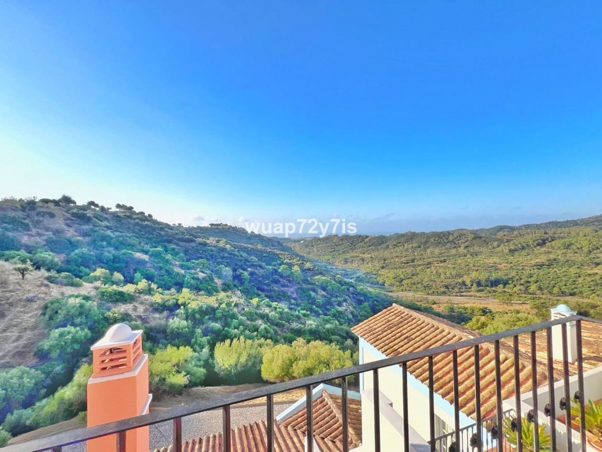 3 soverom Kjedet enebolig til salgs i Benahavis med svømmebasseng garasje - € 645 000 (Ref: 9442830)