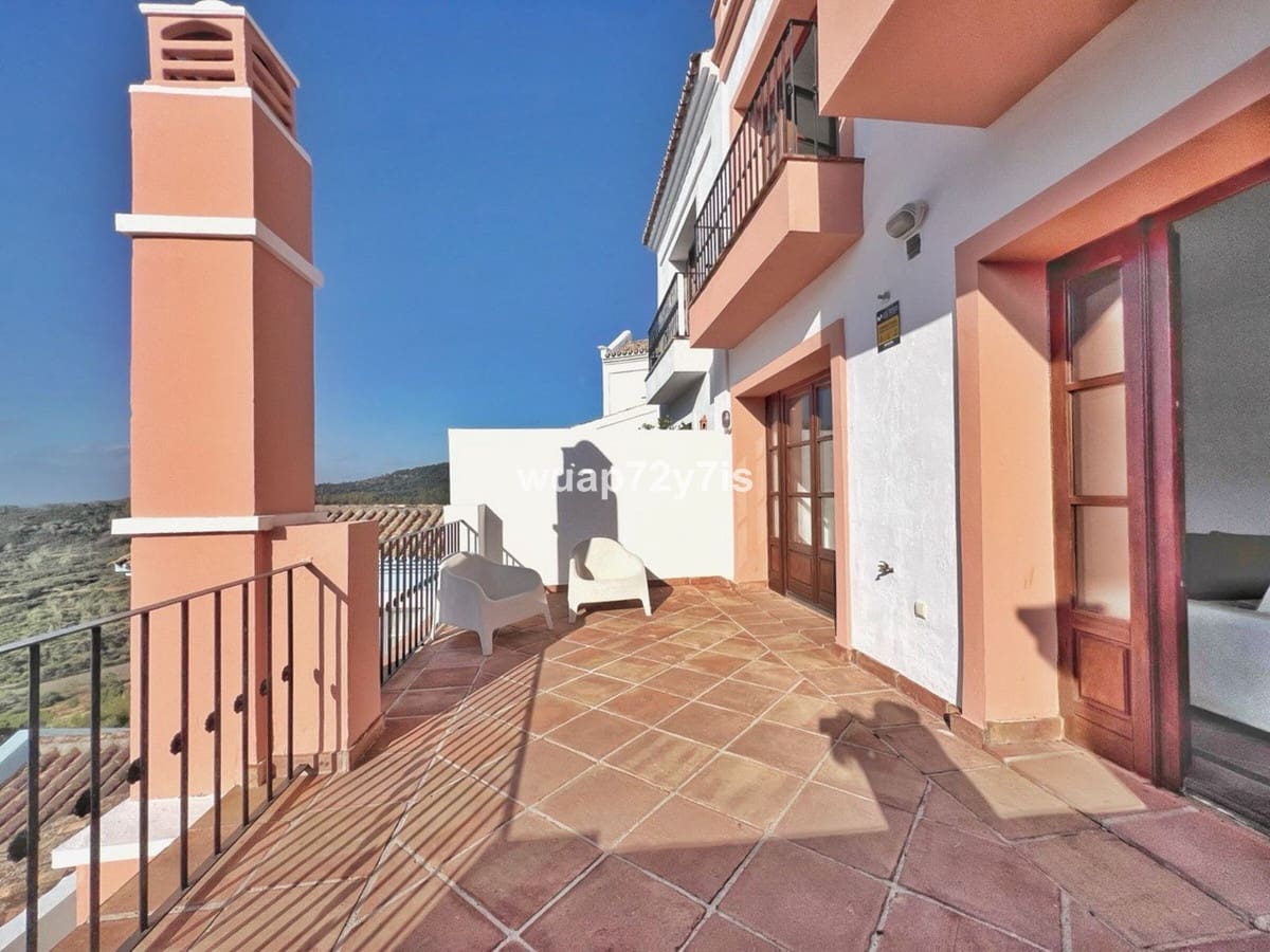 3 soverom Kjedet enebolig til salgs i Benahavis med svømmebasseng garasje - € 645 000 (Ref: 9442830)