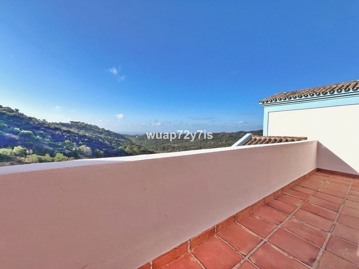 3 soverom Kjedet enebolig til salgs i Benahavis med svømmebasseng garasje - € 645 000 (Ref: 9442830)