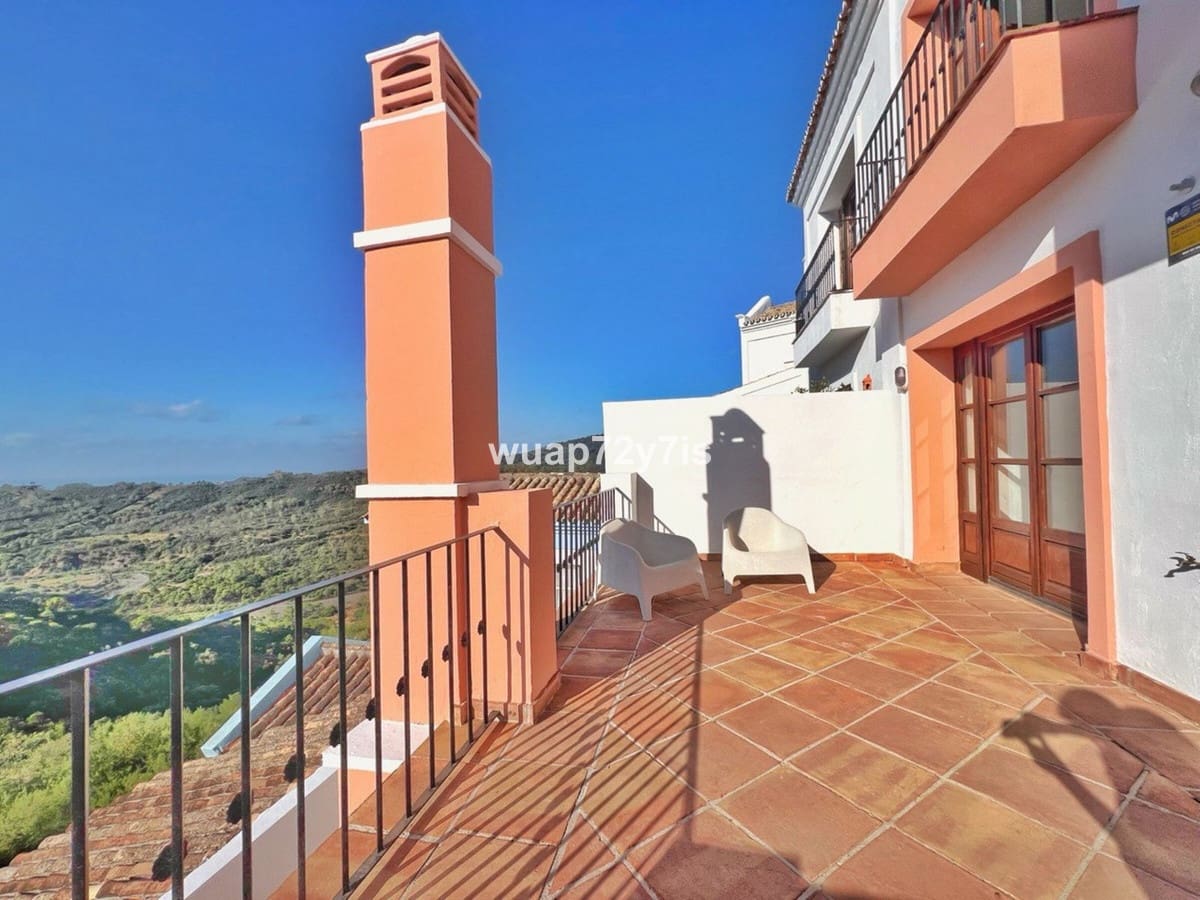 3 soverom Kjedet enebolig til salgs i Benahavis med svømmebasseng garasje - € 645 000 (Ref: 9442830)