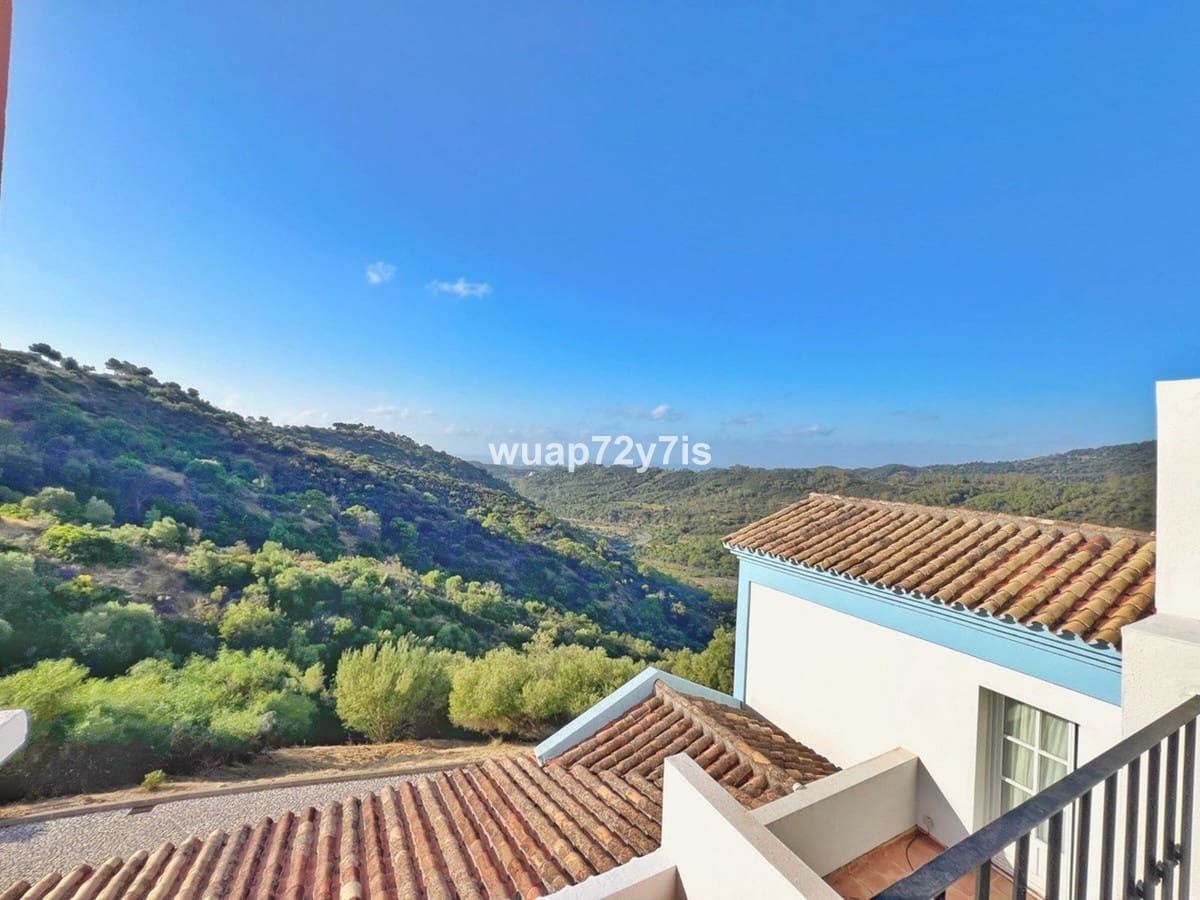 3 soverom Kjedet enebolig til salgs i Benahavis med svømmebasseng garasje - € 645 000 (Ref: 9442830)