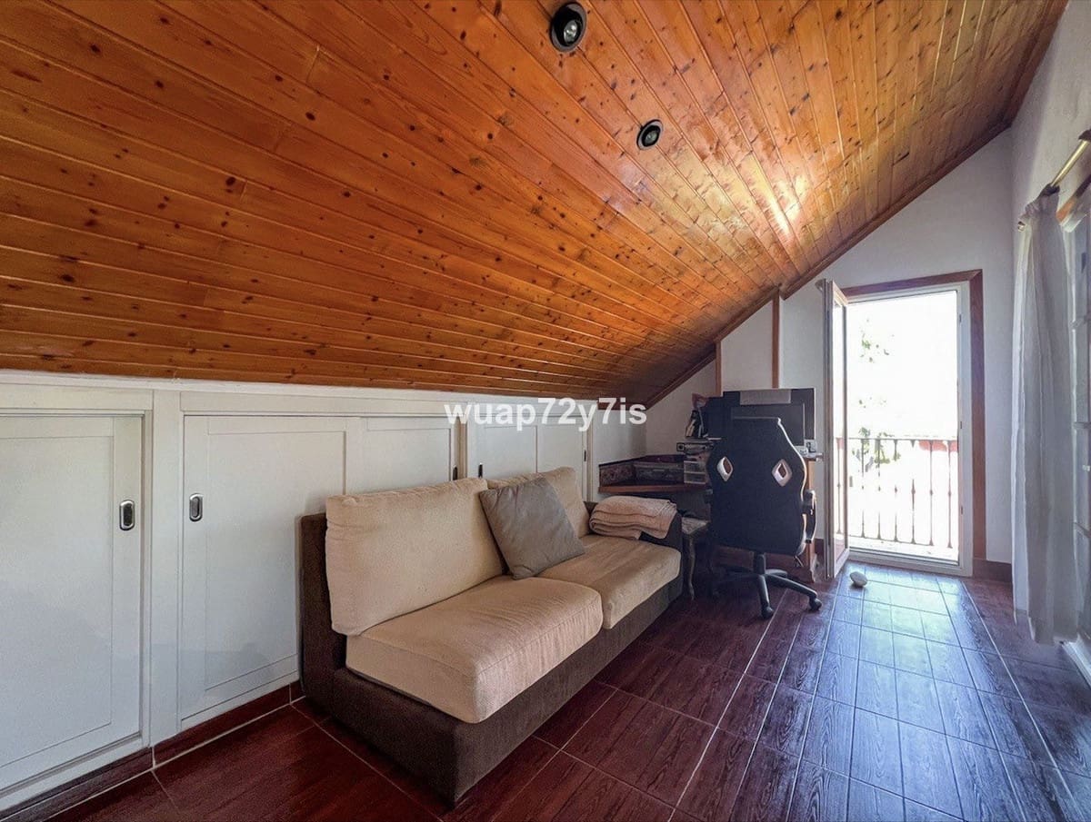 6 Zimmer Haus zu verkaufen in Benahavis mit Pool Garage - 650.000 € (Ref: 9442831)