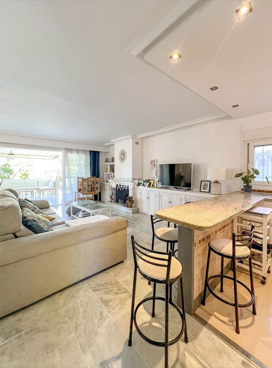 6 Zimmer Haus zu verkaufen in Benahavis mit Pool Garage - 650.000 € (Ref: 9442831)