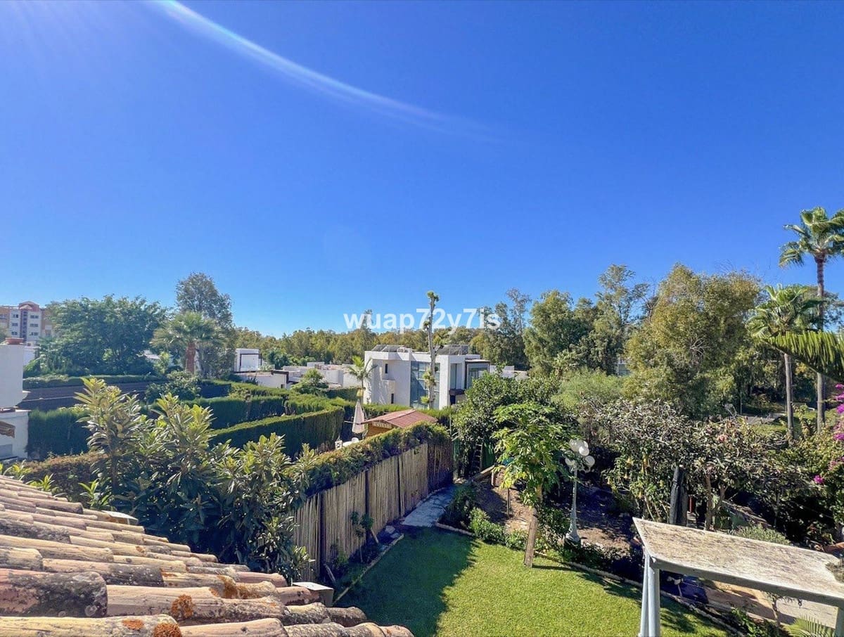 6 Zimmer Haus zu verkaufen in Benahavis mit Pool Garage - 650.000 € (Ref: 9442831)