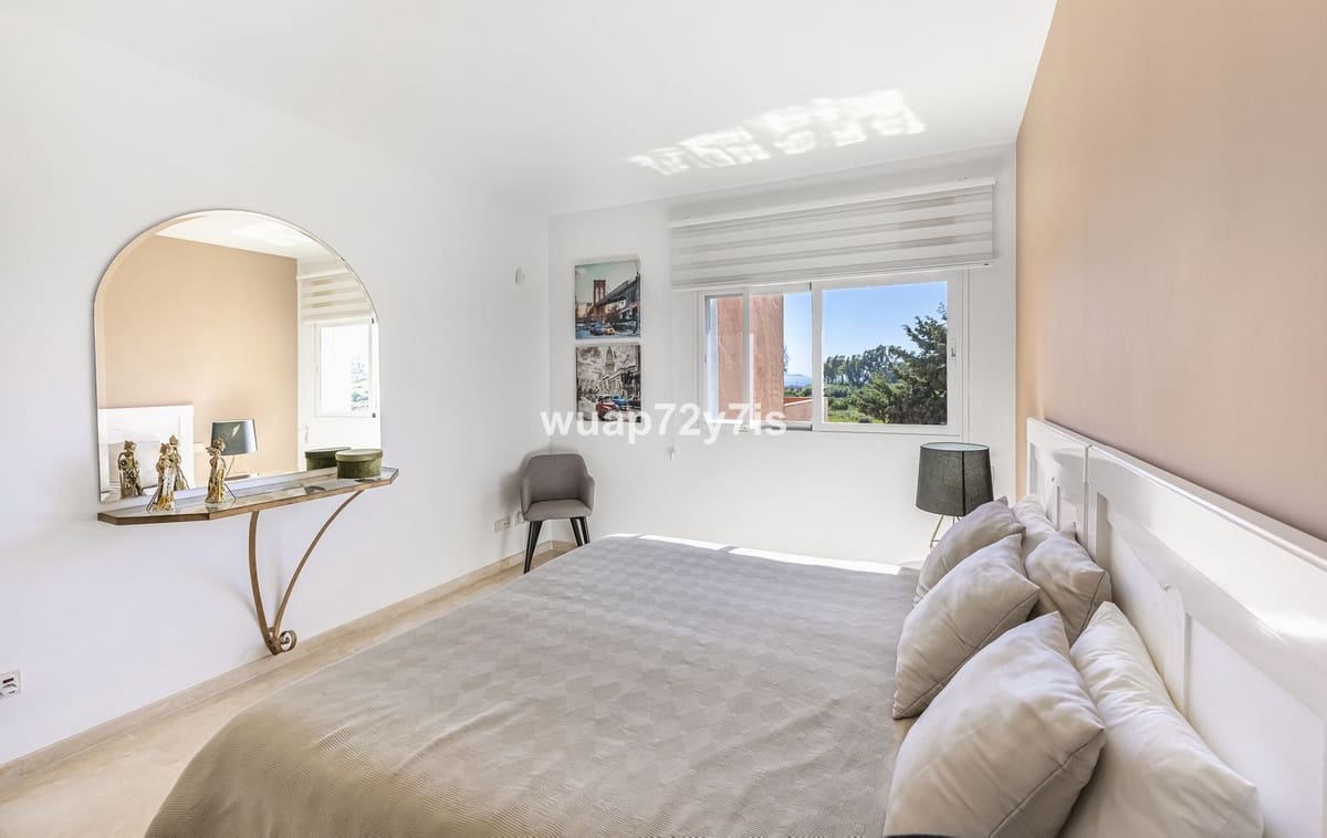 2 makuuhuone Kattohuoneisto myytävänä paikassa Estepona mukana uima-altaan - 650 000 € (Ref: 9442832)