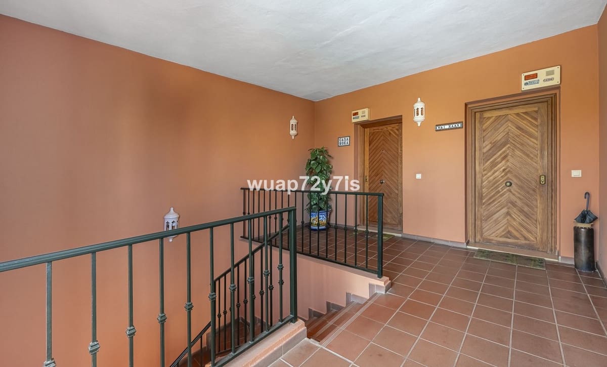 2 makuuhuone Kattohuoneisto myytävänä paikassa Estepona mukana uima-altaan - 650 000 € (Ref: 9442832)