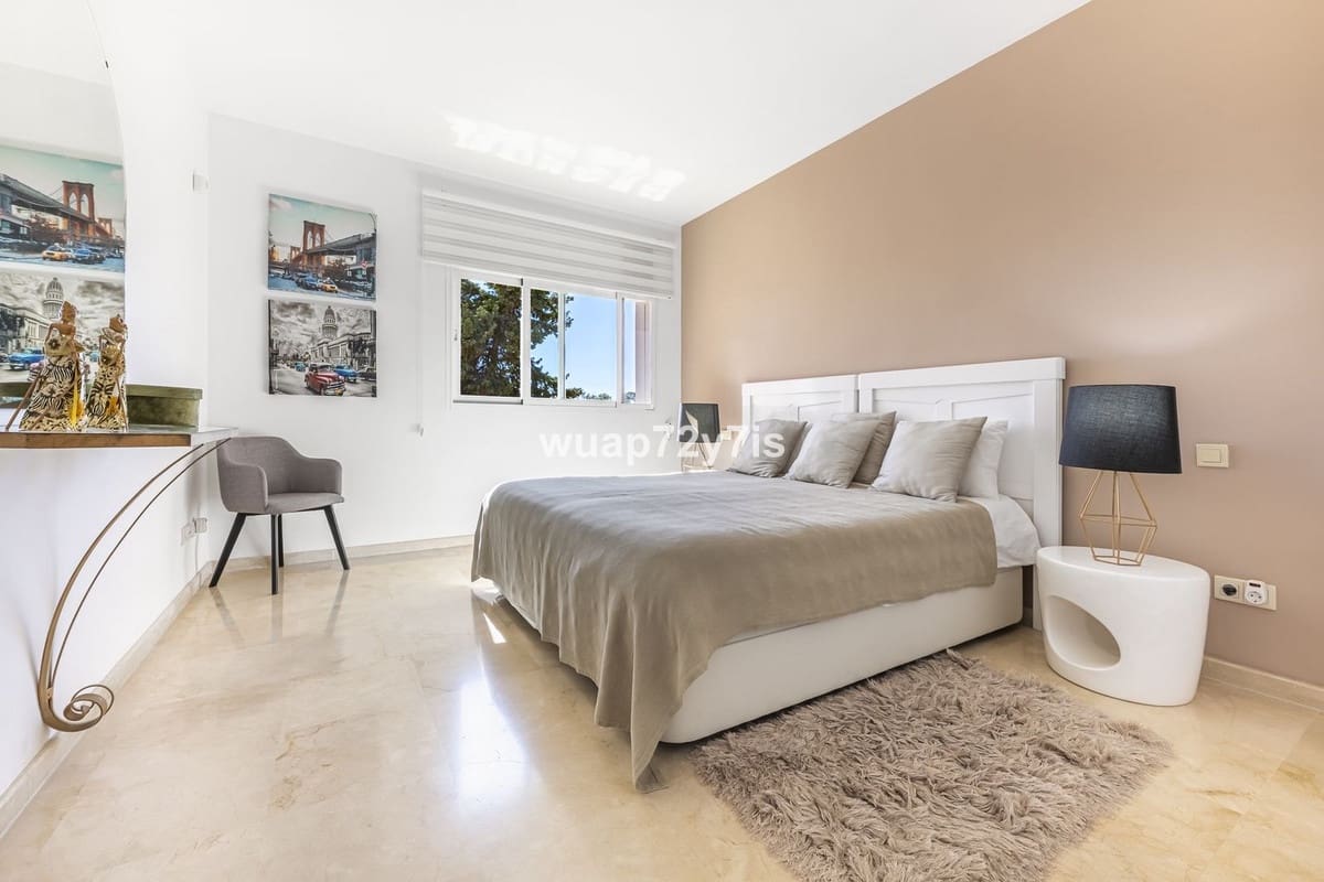 2 makuuhuone Kattohuoneisto myytävänä paikassa Estepona mukana uima-altaan - 650 000 € (Ref: 9442832)