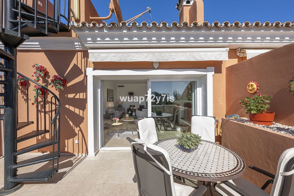2 makuuhuone Kattohuoneisto myytävänä paikassa Estepona mukana uima-altaan - 650 000 € (Ref: 9442832)
