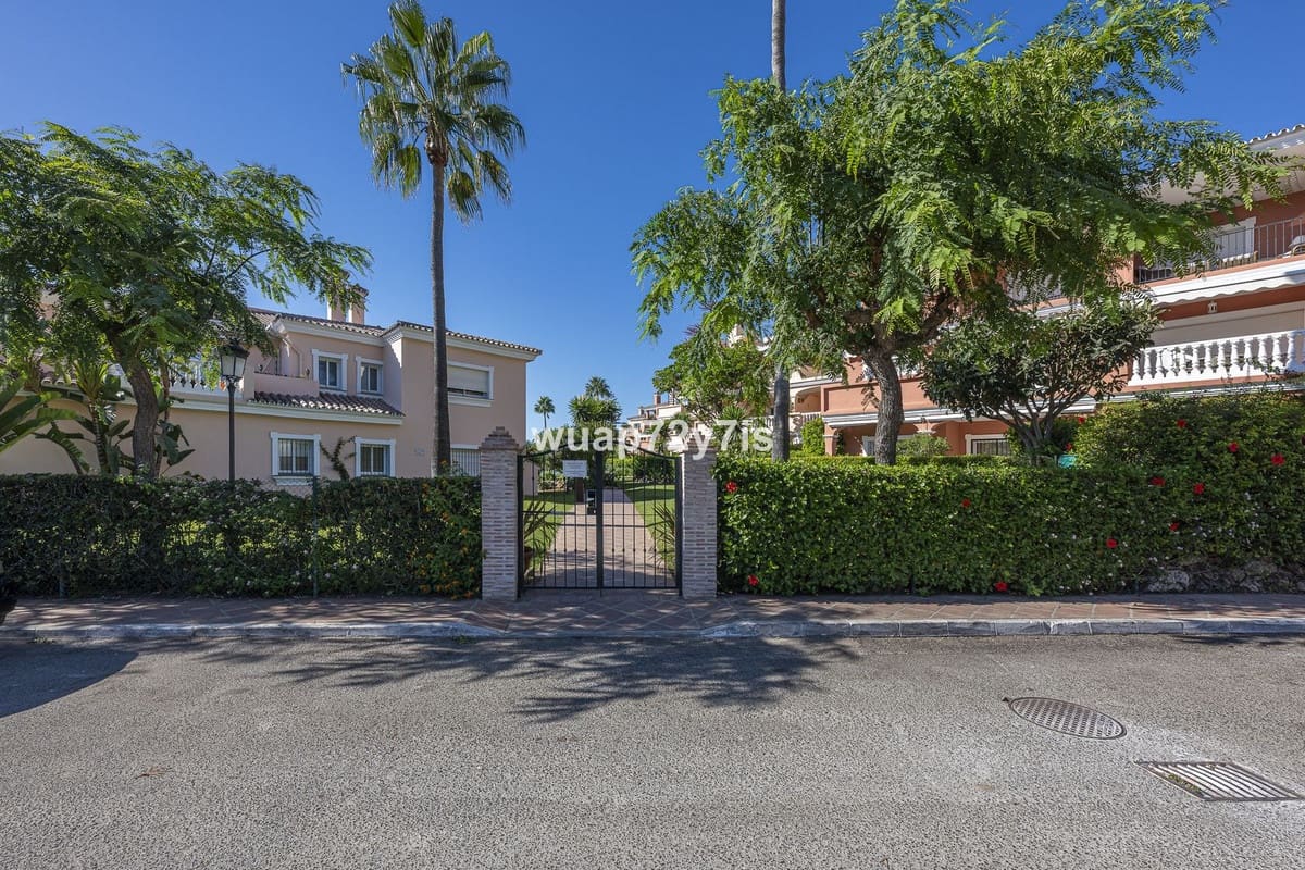 2 makuuhuone Kattohuoneisto myytävänä paikassa Estepona mukana uima-altaan - 650 000 € (Ref: 9442832)