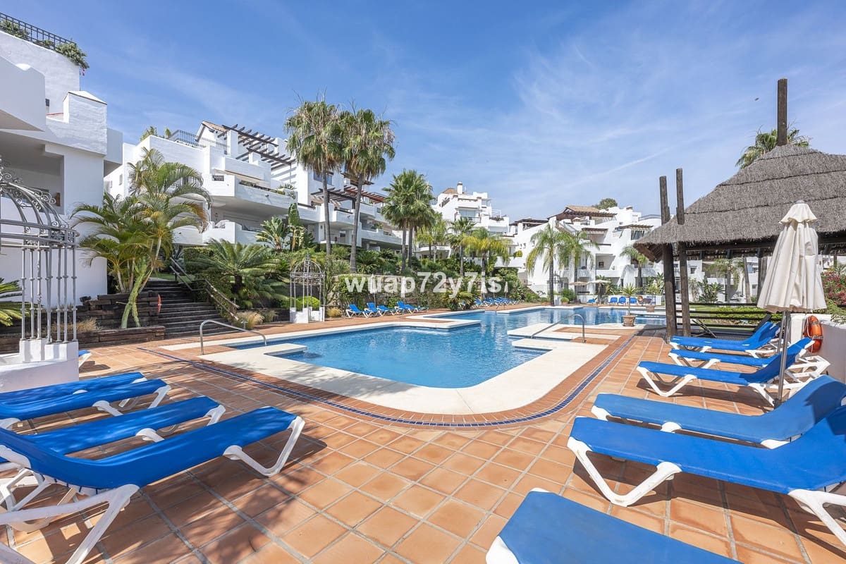 3 quarto Apartamento para venda em Nueva Andalucia com piscina garagem - 696 500 € (Ref: 9442833)
