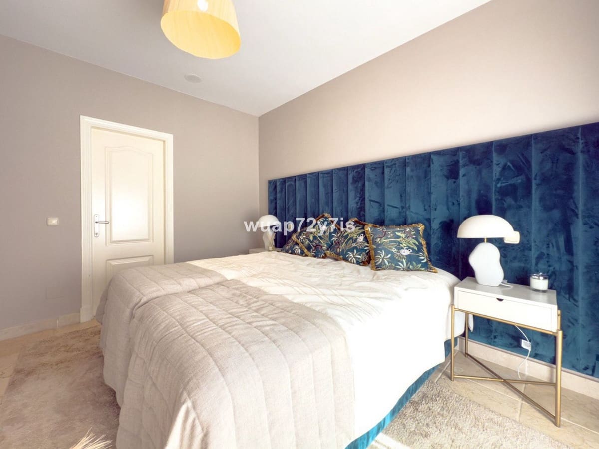 3 bedroom Apartment for sale in Estepona with pool garage - € 730,000 (Ref: 9442859)