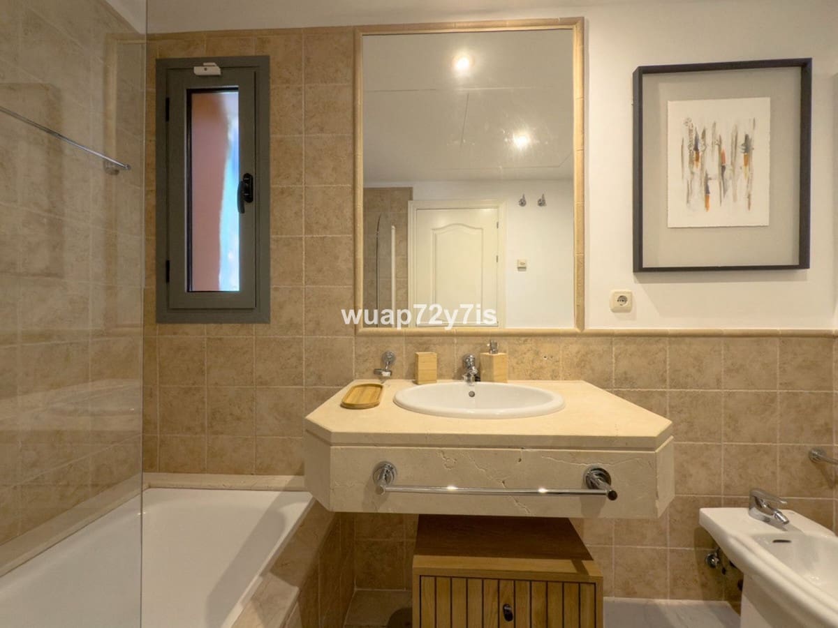 3 bedroom Apartment for sale in Estepona with pool garage - € 730,000 (Ref: 9442859)