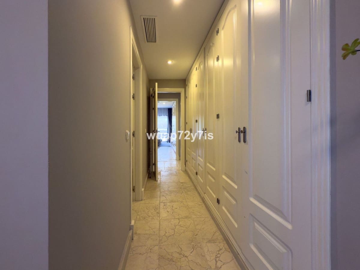 3 bedroom Apartment for sale in Estepona with pool garage - € 730,000 (Ref: 9442859)