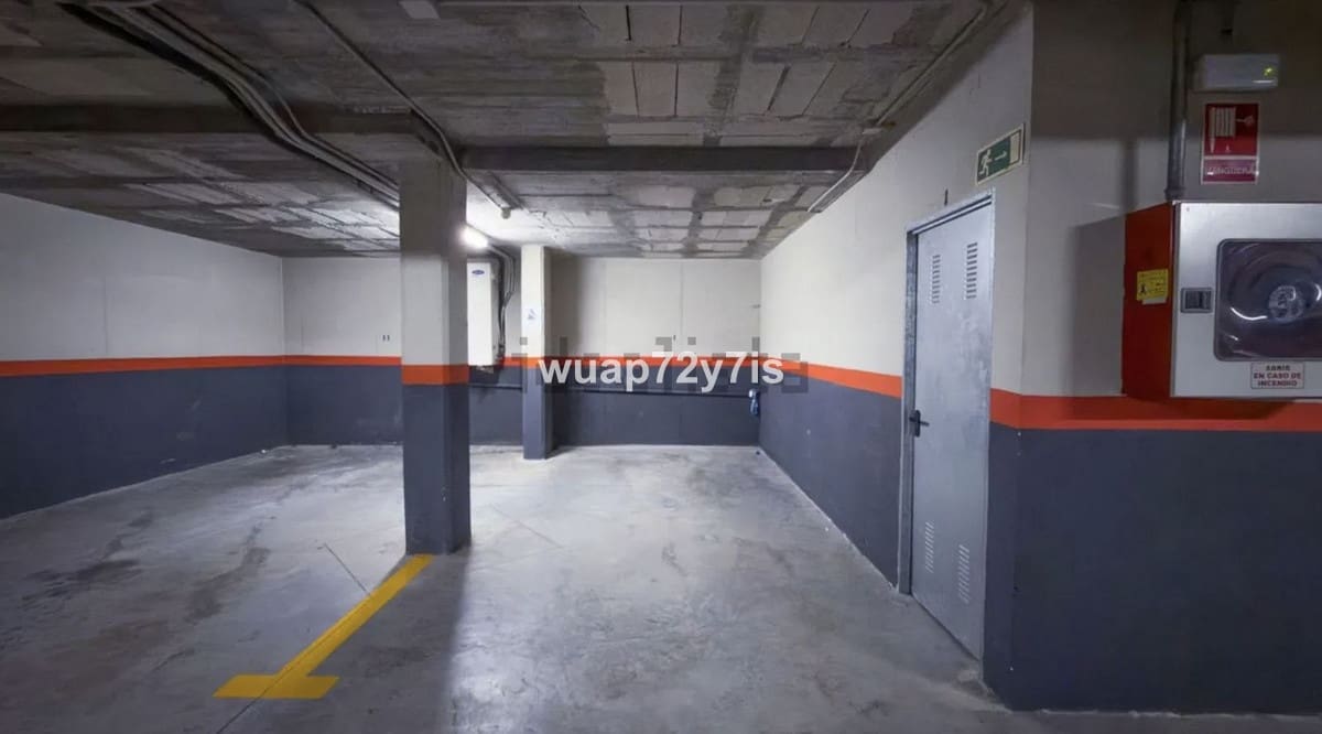 3 bedroom Apartment for sale in Estepona with pool garage - € 730,000 (Ref: 9442859)