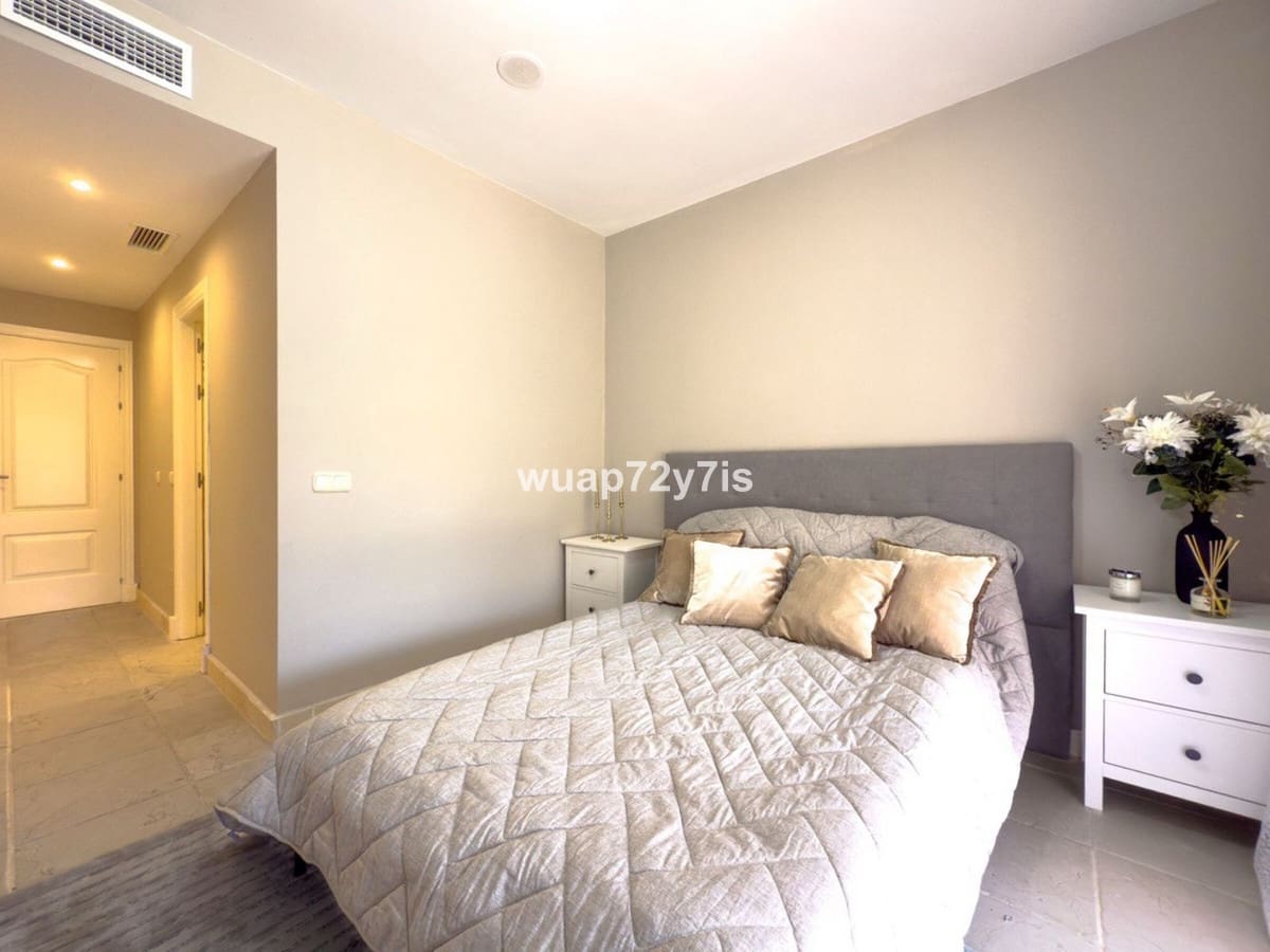 3 bedroom Apartment for sale in Estepona with pool garage - € 730,000 (Ref: 9442859)