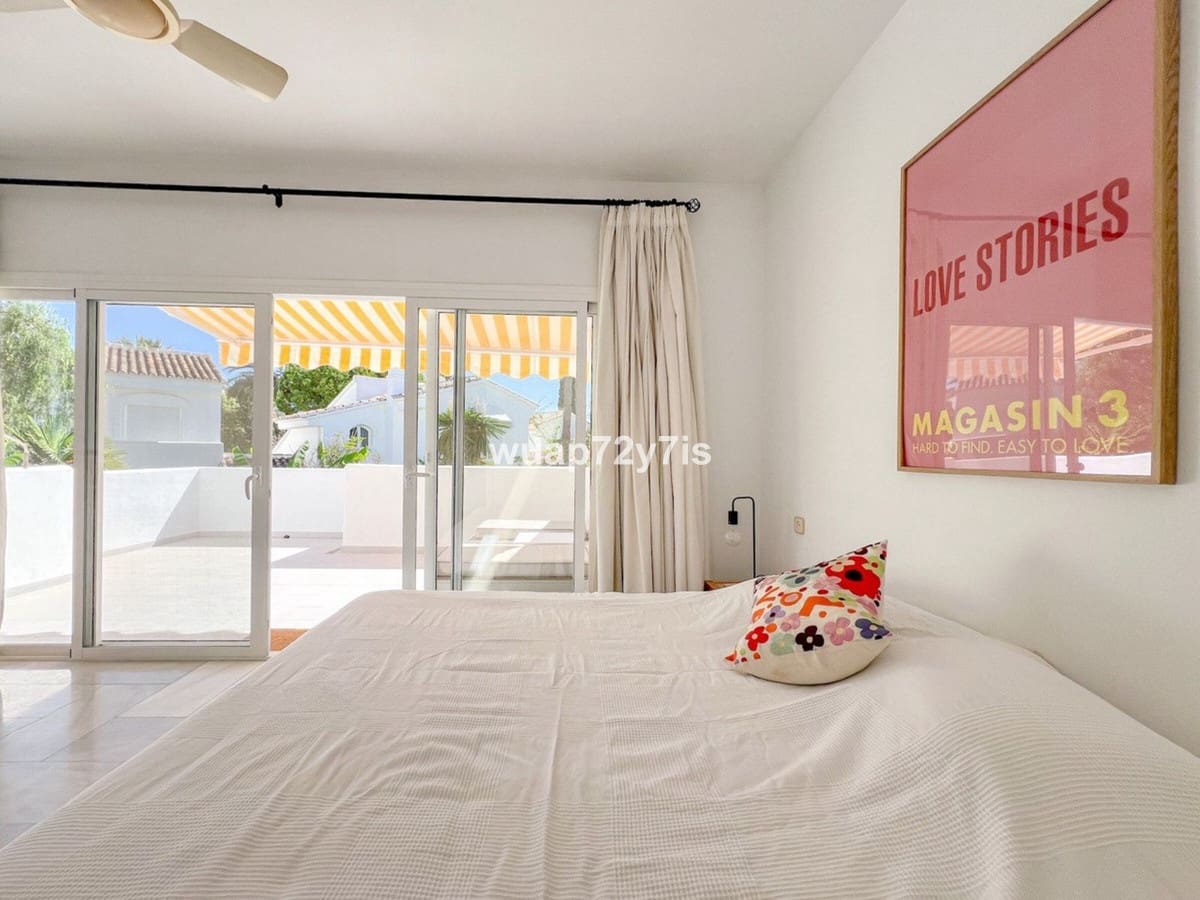 4 soverom Hus til salgs i Golden Mile med svømmebasseng garasje - € 850 000 (Ref: 9442861)