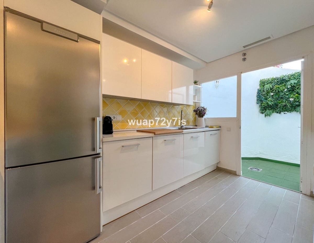 4 soverom Hus til salgs i Golden Mile med svømmebasseng garasje - € 850 000 (Ref: 9442861)