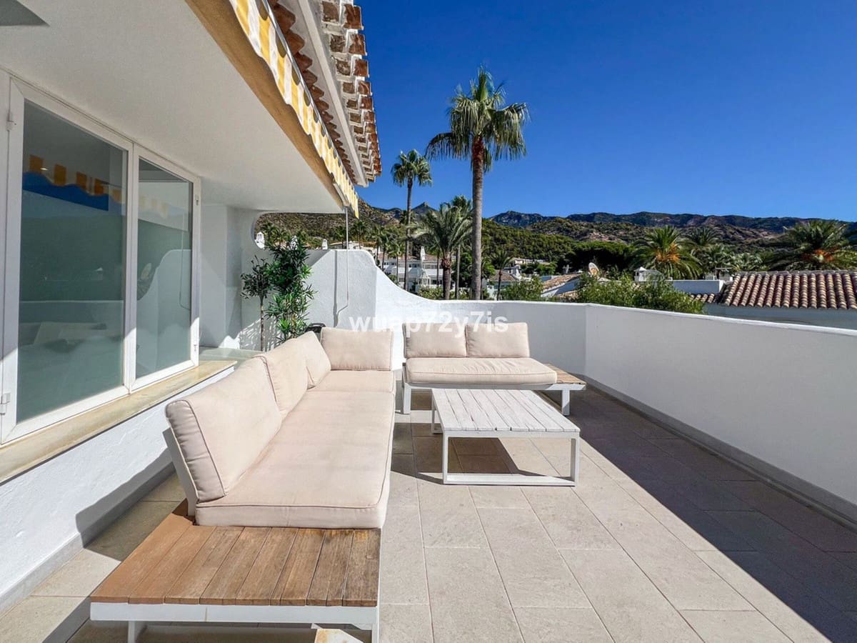 4 soverom Hus til salgs i Golden Mile med svømmebasseng garasje - € 850 000 (Ref: 9442861)