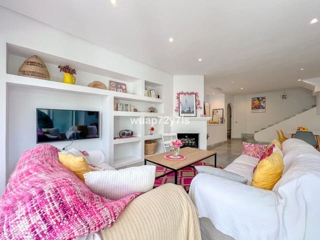 4 makuuhuone Omakotitalo myytävänä paikassa Sierra Blanca, Marbella mukana uima-altaan 
autotalli - 850 000 € (Ref: 9442861)