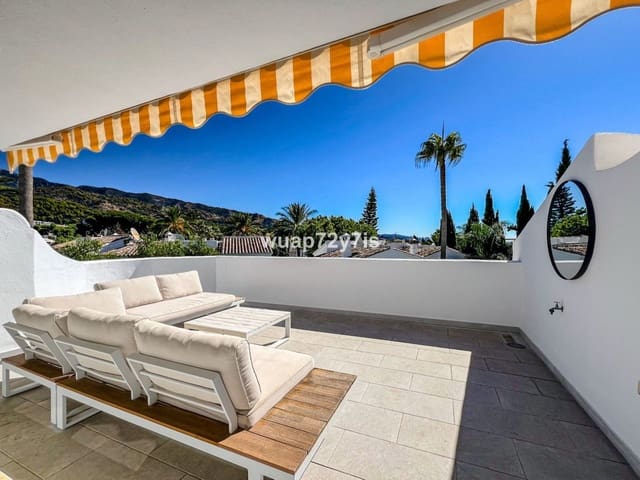 4 makuuhuone Omakotitalo myytävänä paikassa Sierra Blanca, Marbella mukana uima-altaan 
autotalli - 850 000 € (Ref: 9442861)