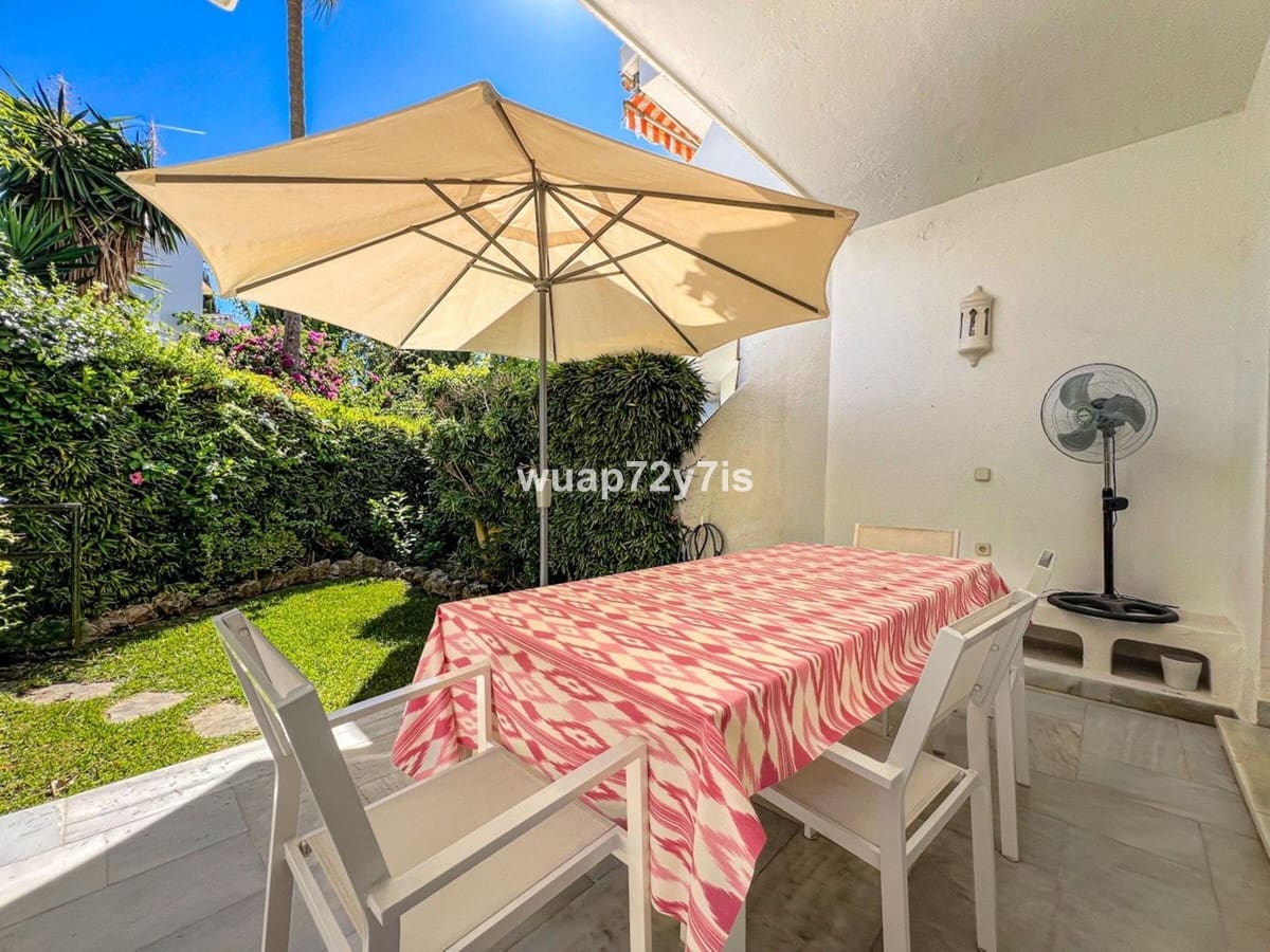 4 soverom Hus til salgs i Golden Mile med svømmebasseng garasje - € 850 000 (Ref: 9442861)