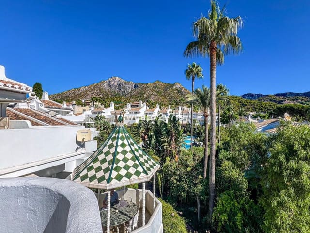 4 makuuhuone Omakotitalo myytävänä paikassa Sierra Blanca, Marbella mukana uima-altaan 
autotalli - 850 000 € (Ref: 9442861)