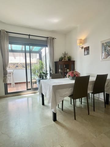 2 soverom Penthouse til salgs i Manilva med svømmebasseng garasje - € 290 000 (Ref: 9443026)