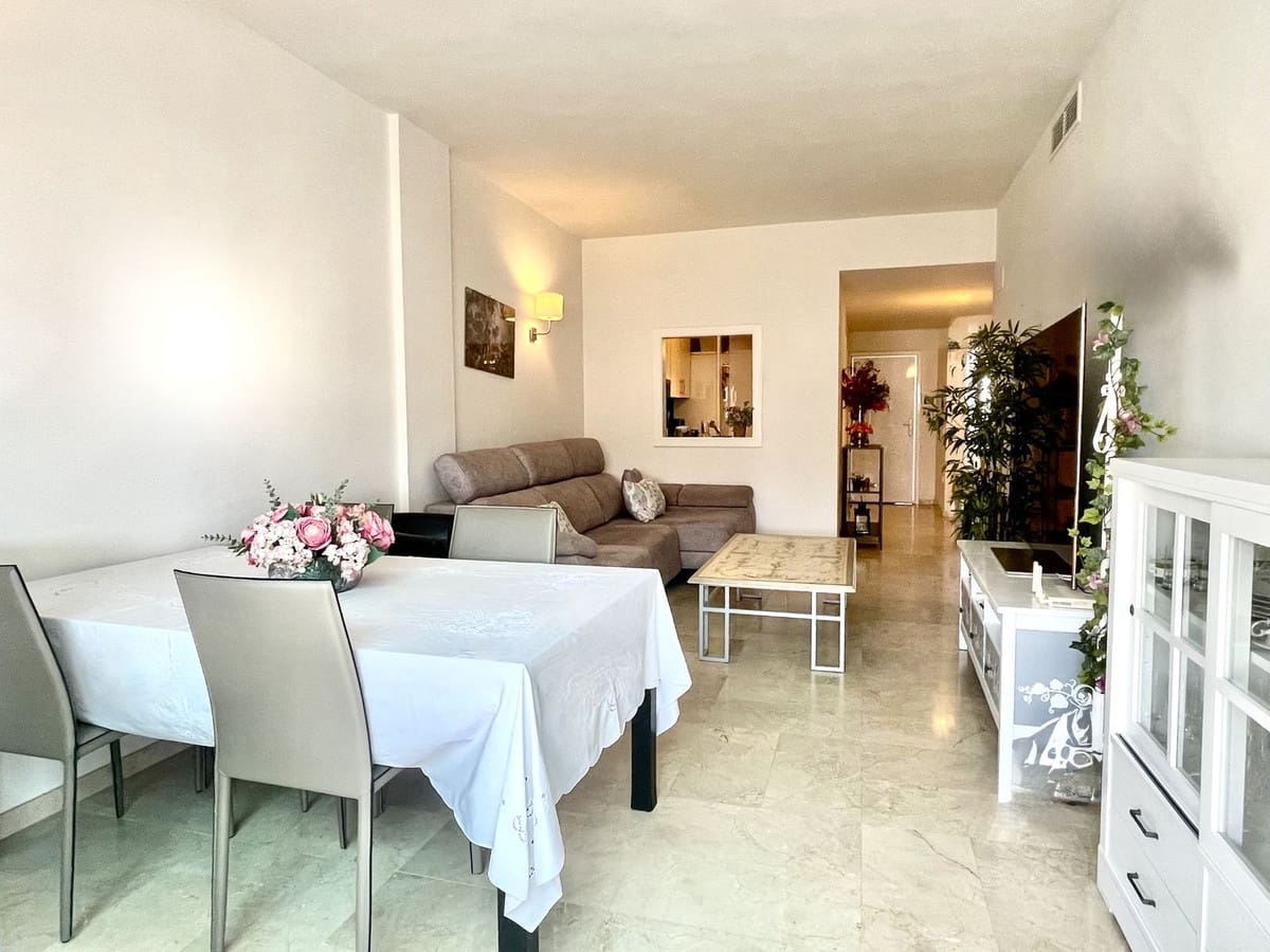 2 soverom Penthouse til salgs i Manilva med svømmebasseng garasje - € 290 000 (Ref: 9443026)