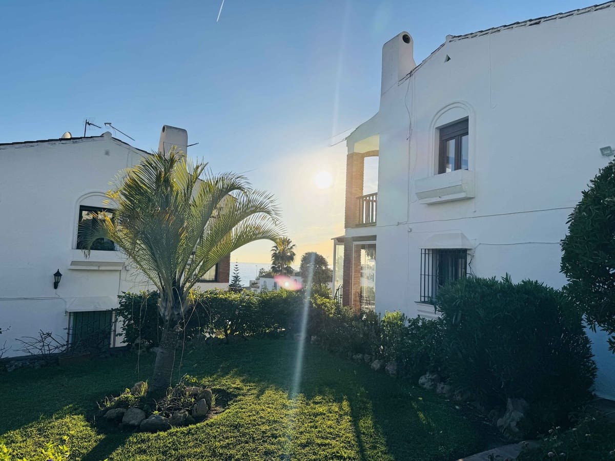 2 soverom Leilighet til salgs i Riviera del Sol med svømmebasseng - € 395 000 (Ref: 9443028)