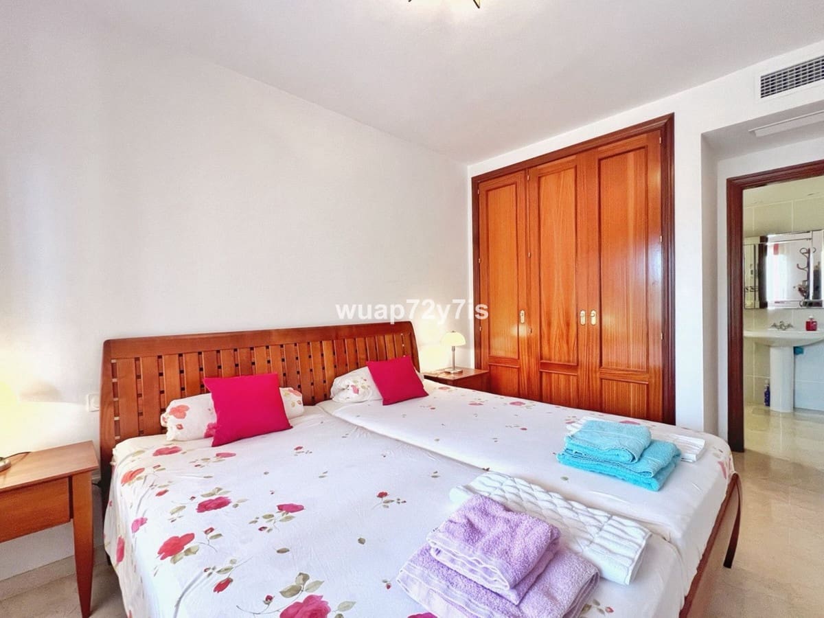 5 quarto Moradia Geminada para venda em Costabella com piscina garagem - 1 050 000 € (Ref: 9443368)