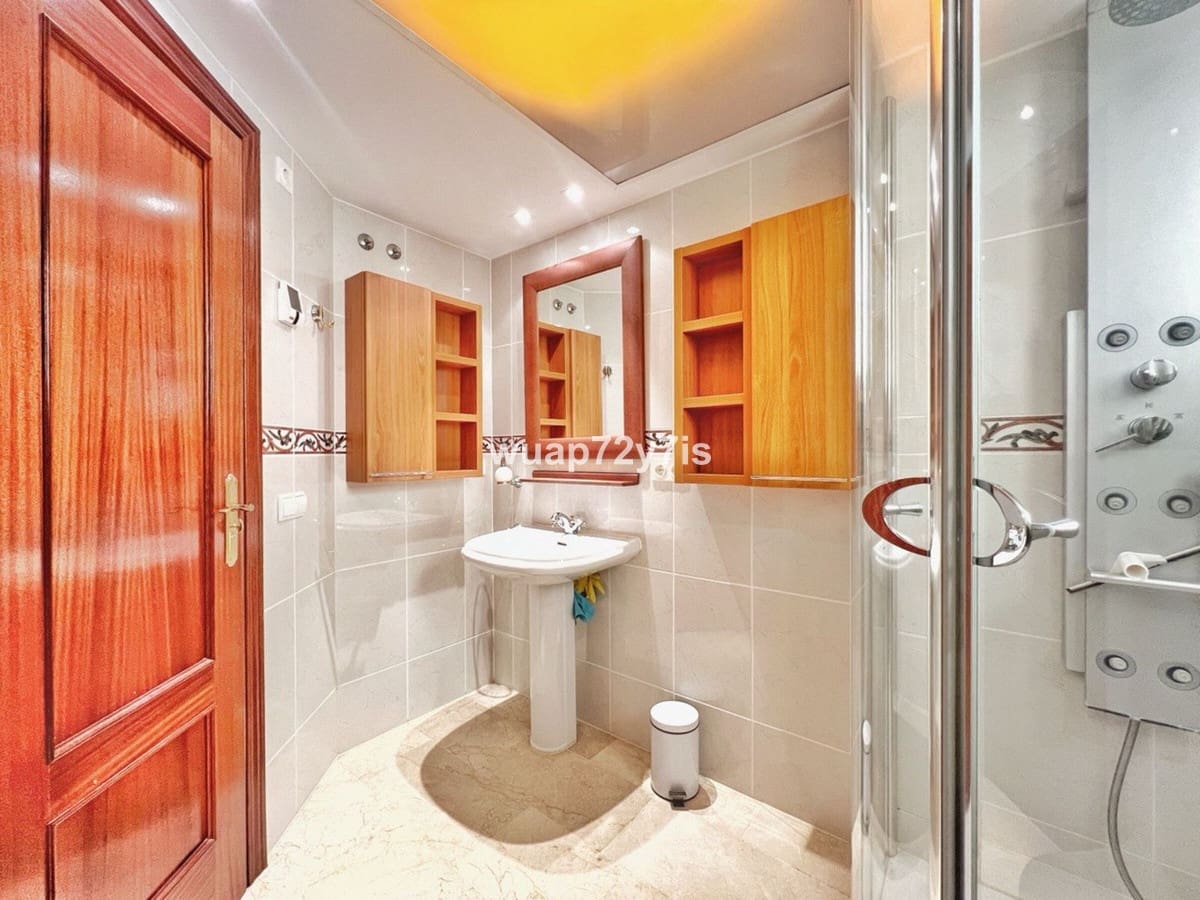 5 quarto Moradia Geminada para venda em Costabella com piscina garagem - 1 050 000 € (Ref: 9443368)