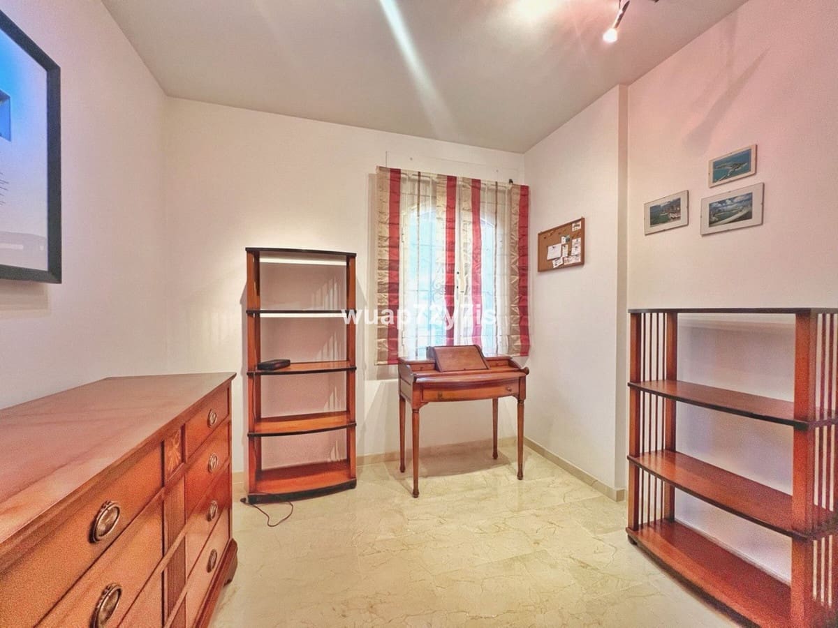 5 quarto Moradia Geminada para venda em Costabella com piscina garagem - 1 050 000 € (Ref: 9443368)