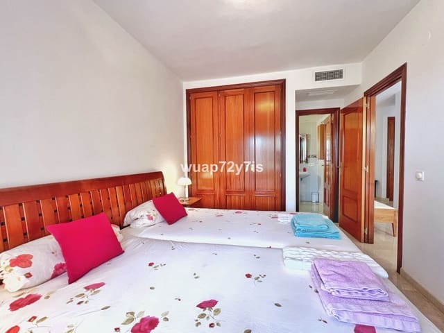 5 sovrum Semi-fristående Villa till salu i Costabella, Marbella med pool garage - 1 050 000 € (Ref: 9443368)