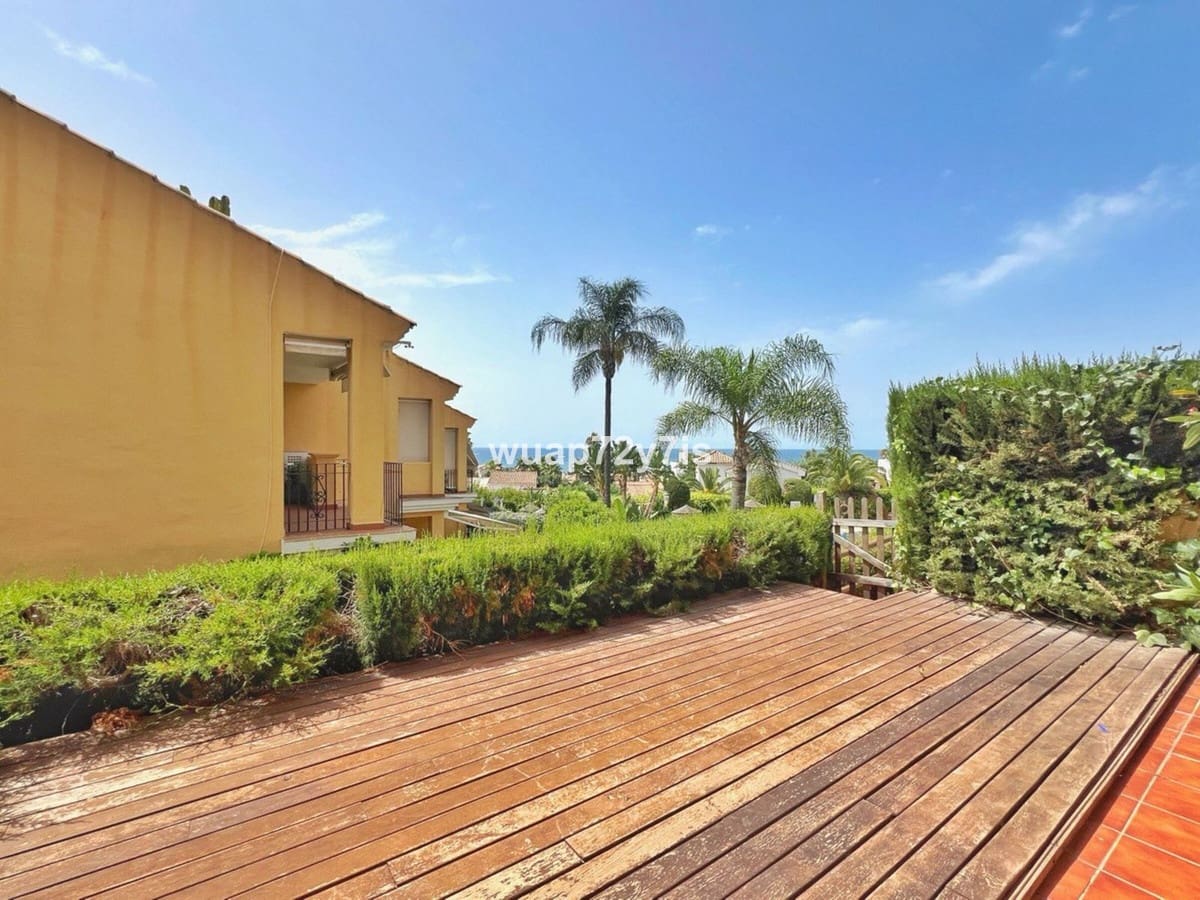 5 quarto Moradia Geminada para venda em Costabella com piscina garagem - 1 050 000 € (Ref: 9443368)